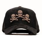vista frontal de la gorra rose gold skulls 