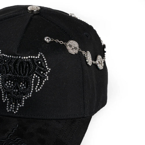 vista en zoom de la cadena de la gorra crime