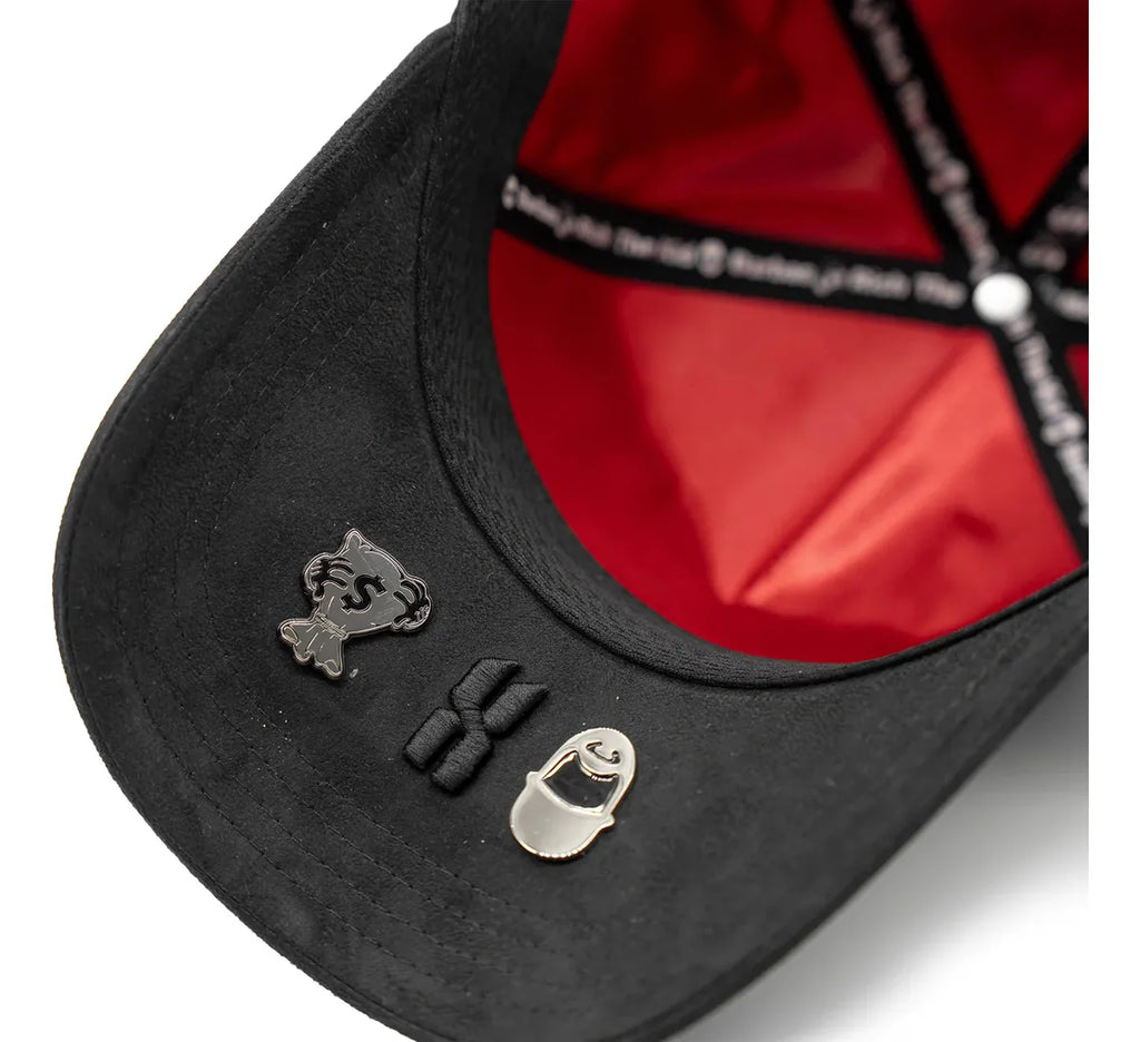 pin rich forever x barbas hats debajo de visera