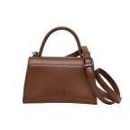 vista trasera de bolsa 002 cafe en piel de la linea barbas hats