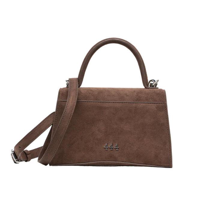 vista trasera de bolsa 004 cafe en gamuza de la linea barbas hats