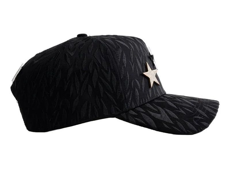 panel lateral derecho con pin gorra rockstar barbas hats