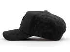 vista lateral izquierda gorra chrome blackout con bordados