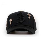 vista frontal de la gorra b chrome 24k gold de barbas hats